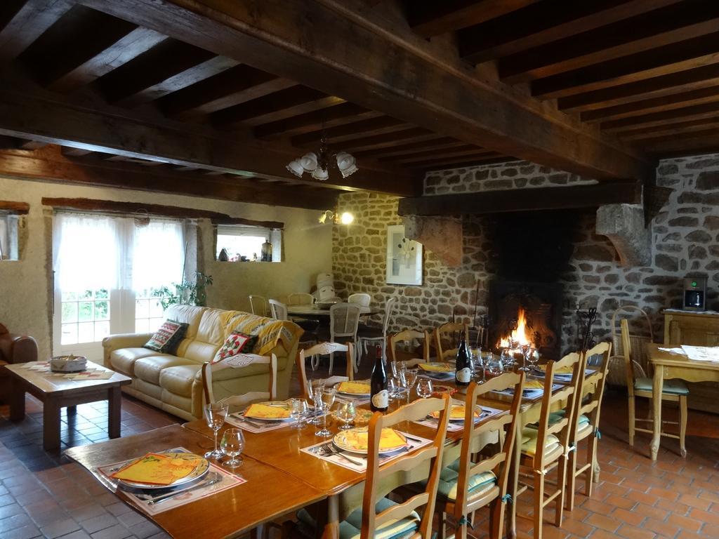 Bed and Breakfast La Clef Des Champs La Roche-en-Brenil Exterior foto